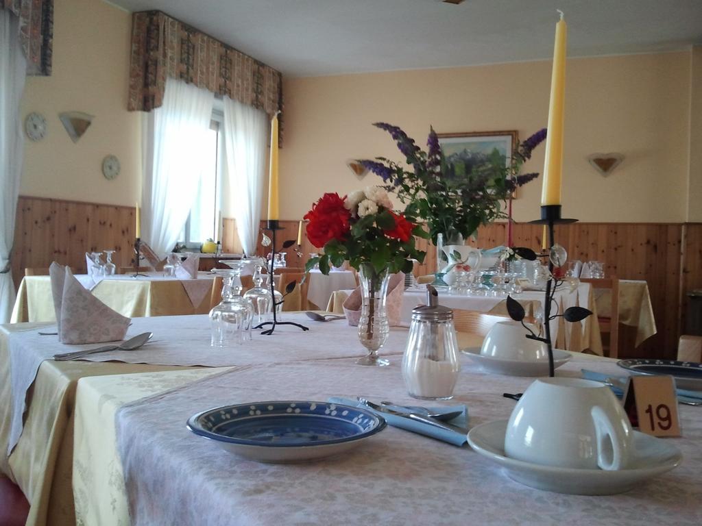 Hotel Serena Spiazzi Di Caprino Экстерьер фото
